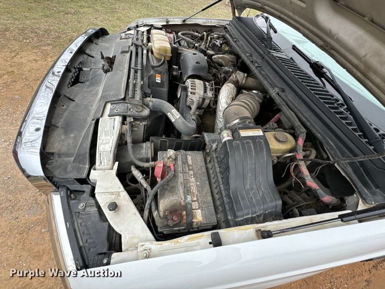 image for item ND9050 2002 Ford F450 Super Duty Crew Cab flatbed truck