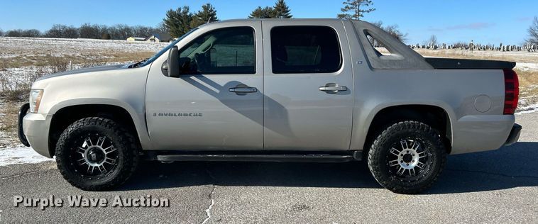 image for item NE9735 2009 Chevrolet Avalanche LT Crew Cab pickup truck
