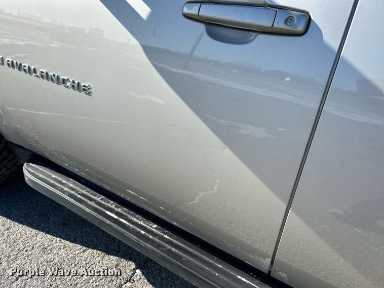 image for item NE9735 2009 Chevrolet Avalanche LT Crew Cab pickup truck