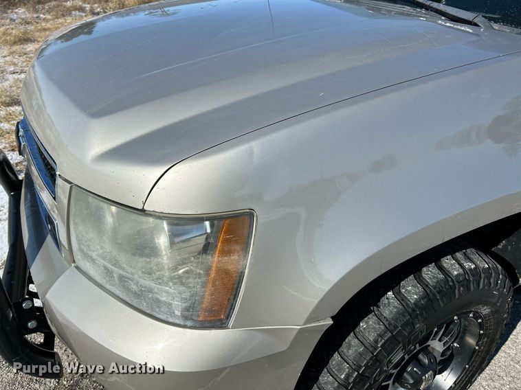 image for item NE9735 2009 Chevrolet Avalanche LT Crew Cab pickup truck