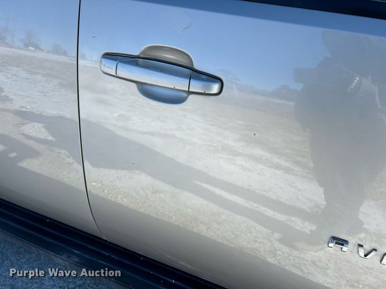 image for item NE9735 2009 Chevrolet Avalanche LT Crew Cab pickup truck