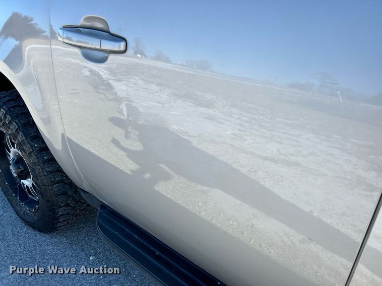 image for item NE9735 2009 Chevrolet Avalanche LT Crew Cab pickup truck