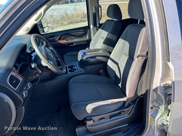 image for item NE9735 2009 Chevrolet Avalanche LT Crew Cab pickup truck