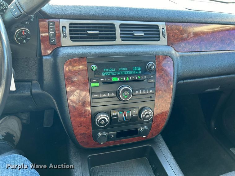 image for item NE9735 2009 Chevrolet Avalanche LT Crew Cab pickup truck