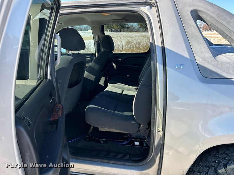 image for item NE9735 2009 Chevrolet Avalanche LT Crew Cab pickup truck