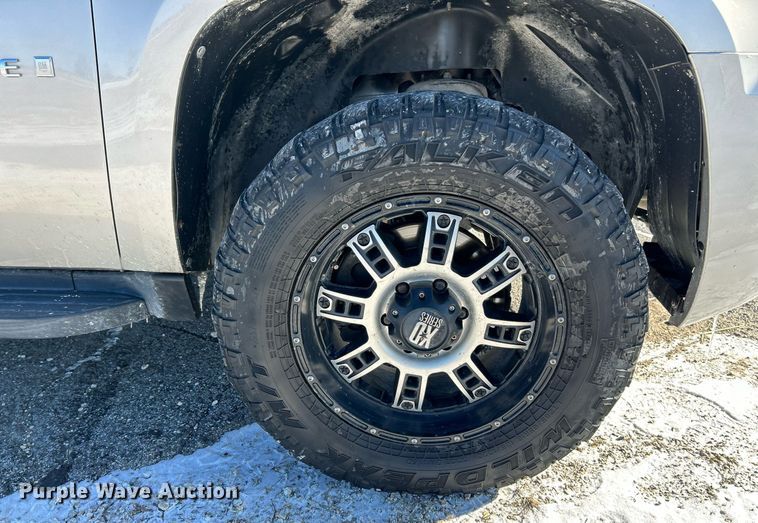 image for item NE9735 2009 Chevrolet Avalanche LT Crew Cab pickup truck