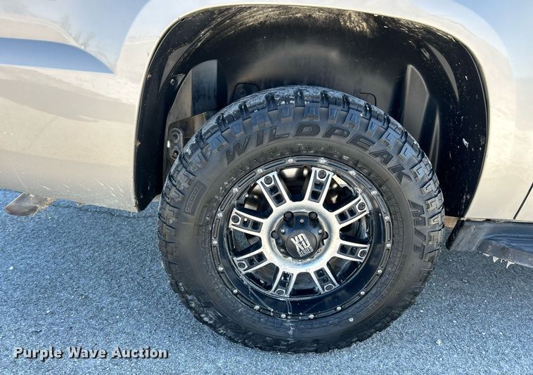 image for item NE9735 2009 Chevrolet Avalanche LT Crew Cab pickup truck