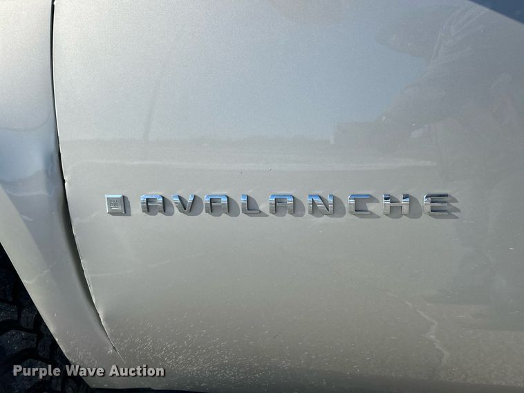 image for item NE9735 2009 Chevrolet Avalanche LT Crew Cab pickup truck