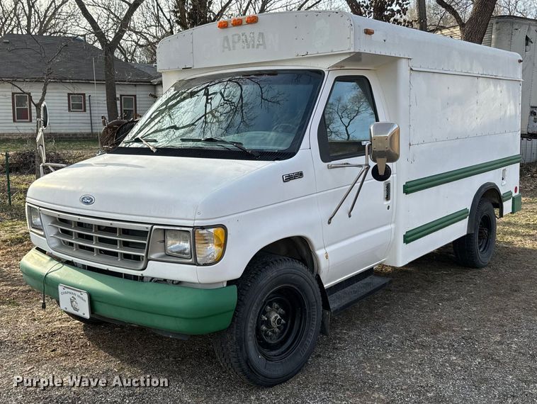 image for item NF9474 1994 Ford  E350 bus