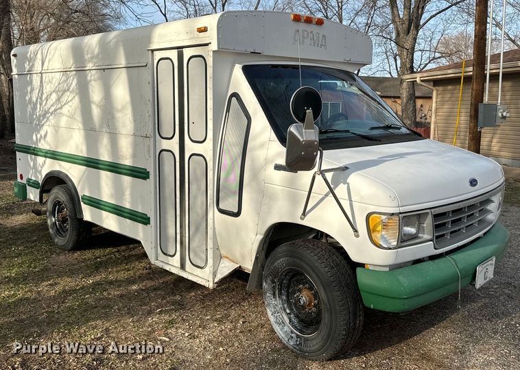 image for item NF9474 1994 Ford  E350 bus