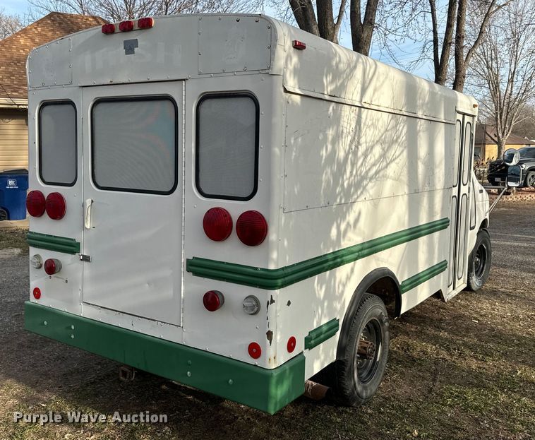 image for item NF9474 1994 Ford  E350 bus