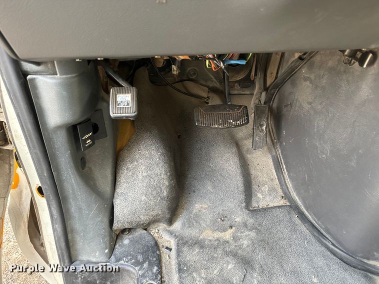 image for item NF9474 1994 Ford  E350 bus