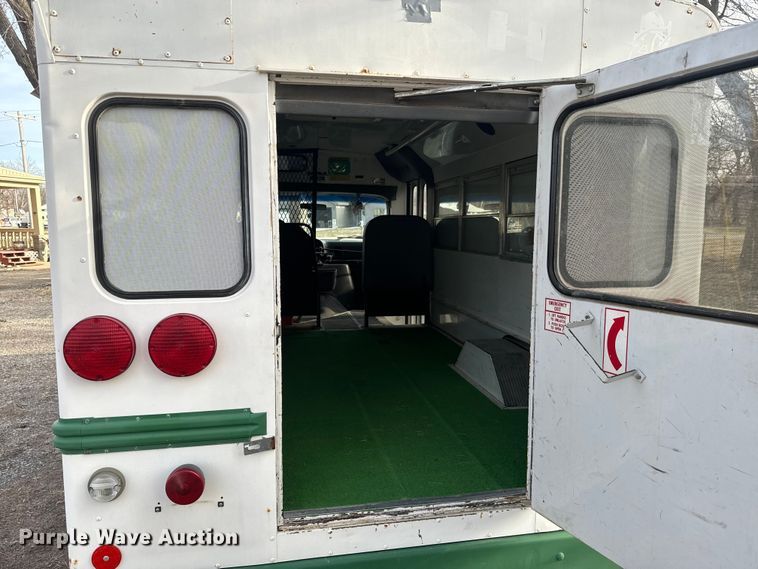 image for item NF9474 1994 Ford  E350 bus