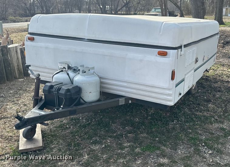 image for item NF9476 1999 Fleetwood Santa Fe camper