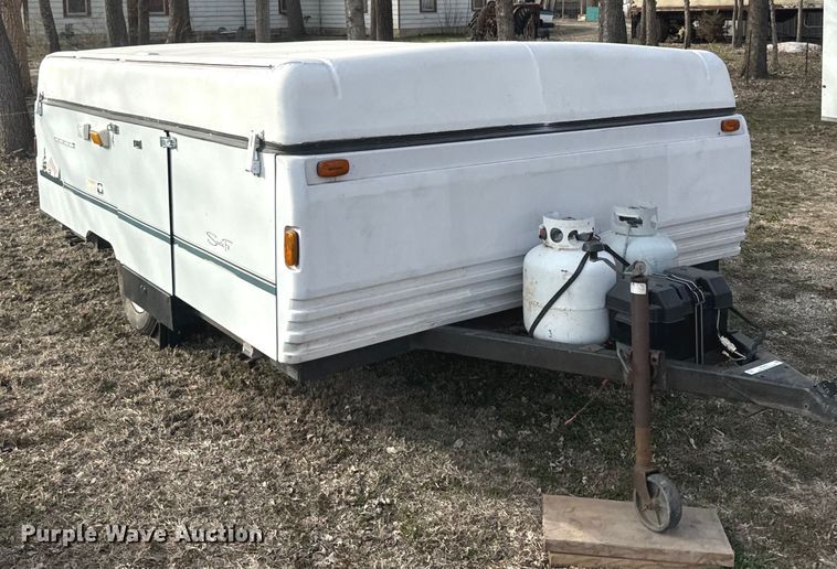 image for item NF9476 1999 Fleetwood Santa Fe camper