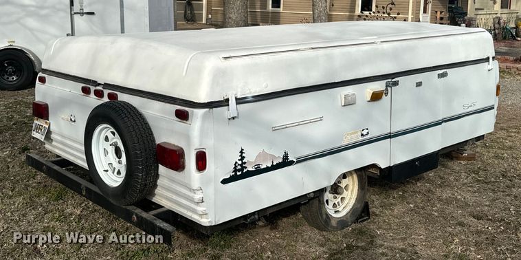 image for item NF9476 1999 Fleetwood Santa Fe camper