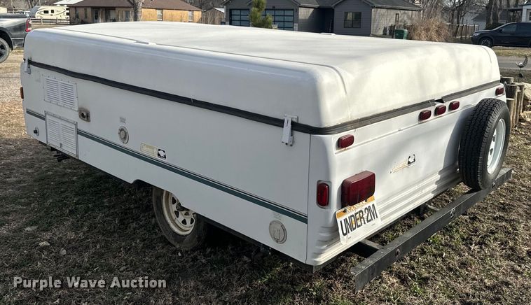 image for item NF9476 1999 Fleetwood Santa Fe camper