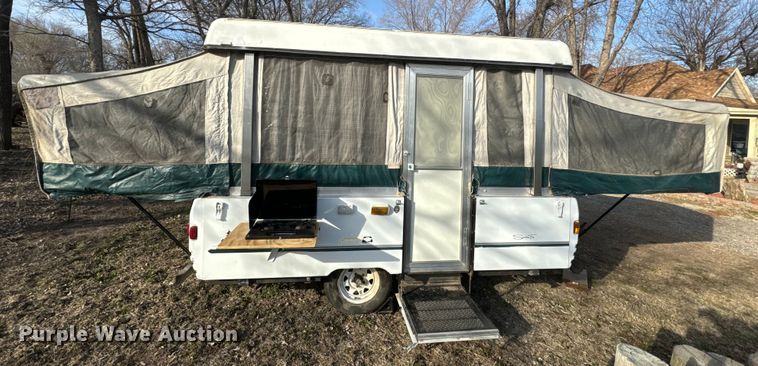 image for item NF9476 1999 Fleetwood Santa Fe camper