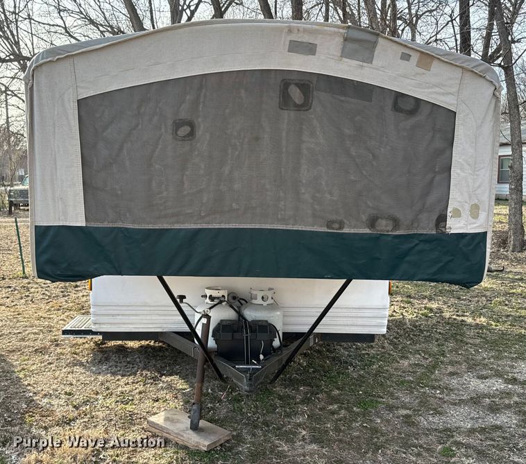 image for item NF9476 1999 Fleetwood Santa Fe camper