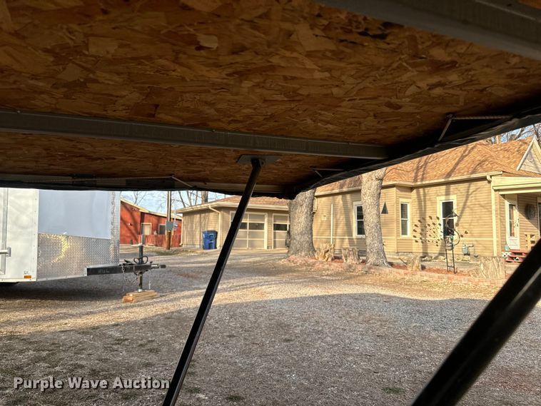 image for item NF9476 1999 Fleetwood Santa Fe camper