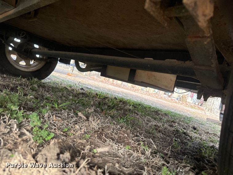 image for item NF9476 1999 Fleetwood Santa Fe camper