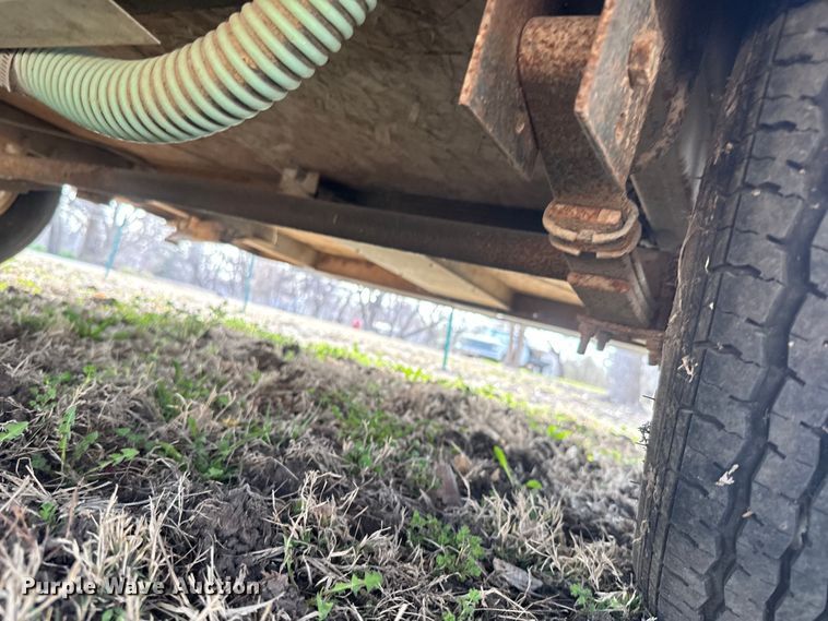 image for item NF9476 1999 Fleetwood Santa Fe camper