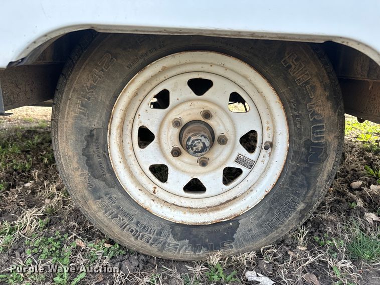 image for item NF9476 1999 Fleetwood Santa Fe camper