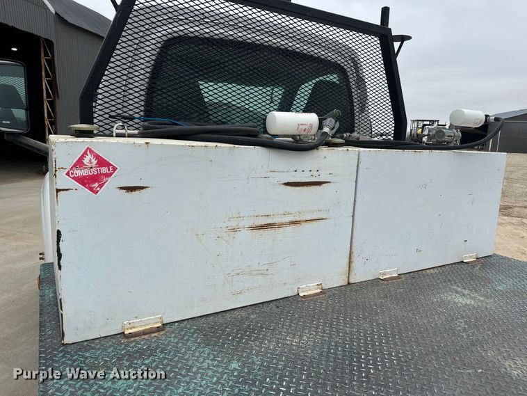 image for item NF9482 2006 GMC C5500 flatbed truck