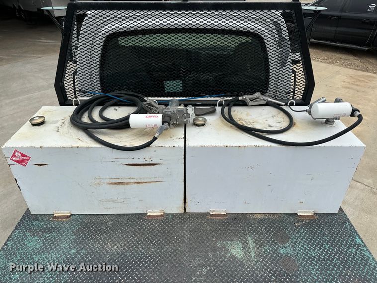 image for item NF9482 2006 GMC C5500 flatbed truck