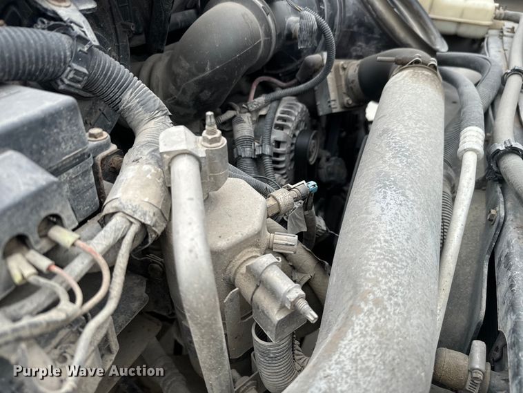 image for item NF9482 2006 GMC C5500 flatbed truck