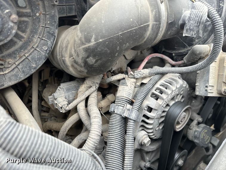 image for item NF9482 2006 GMC C5500 flatbed truck