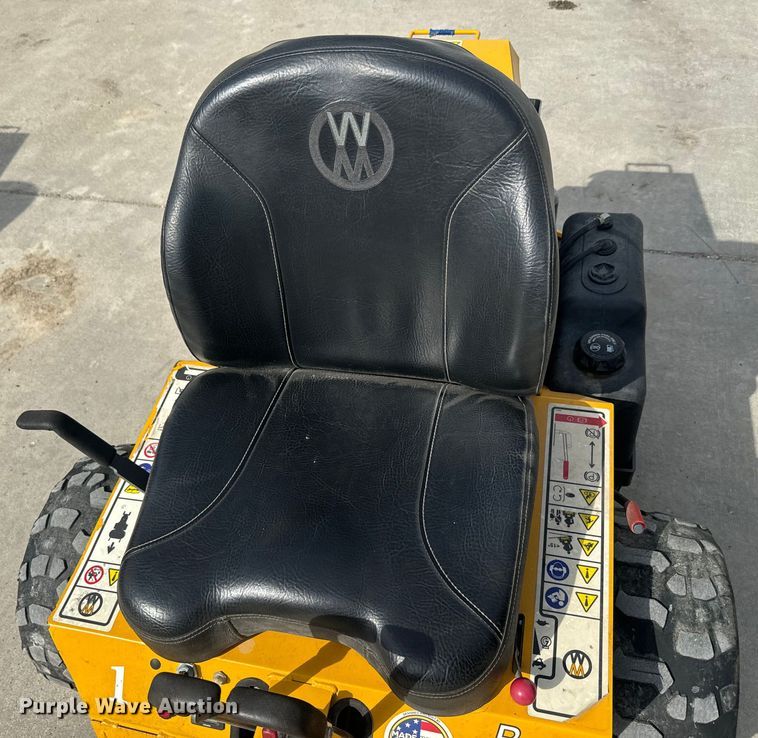 image for item NF9486 Walker MB23I-16 ZTR lawn mower