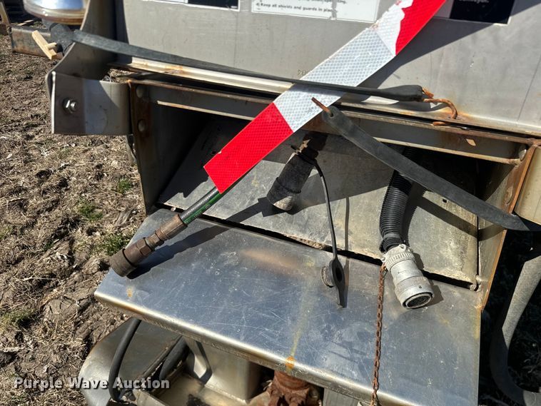 image for item NF9506 Henderson salt spreader