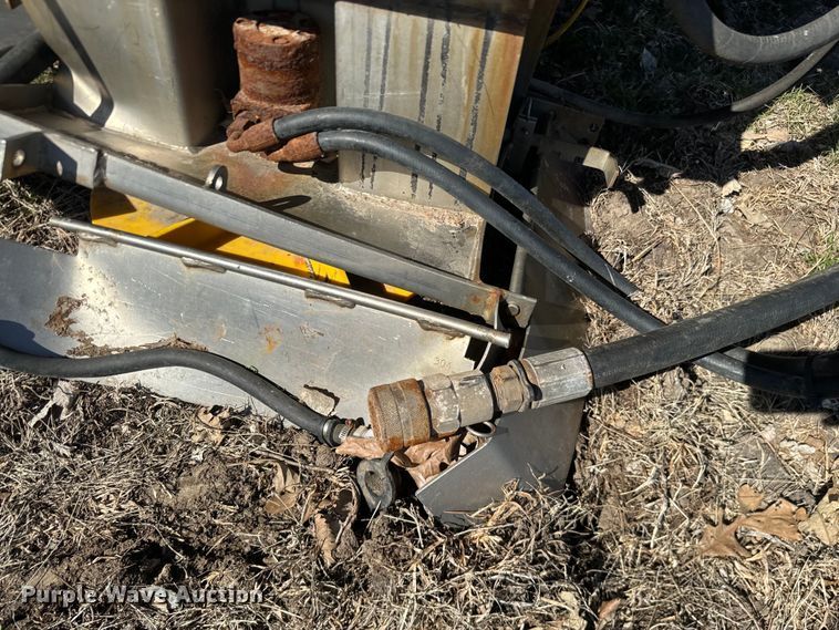 image for item NF9506 Henderson salt spreader