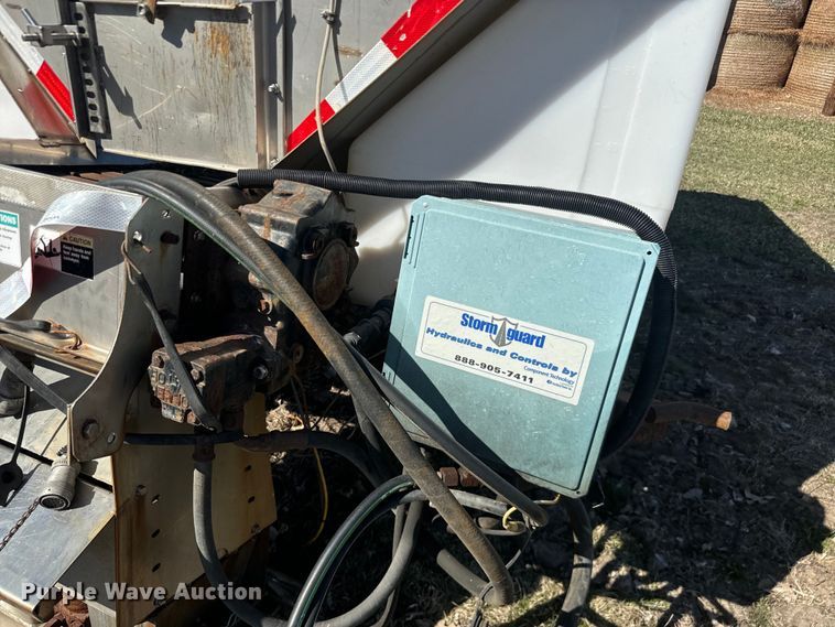 image for item NF9506 Henderson salt spreader