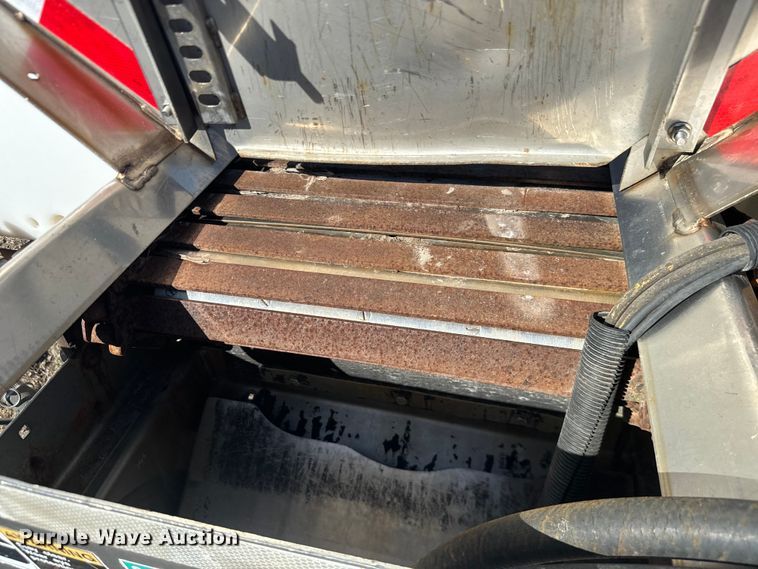 image for item NF9506 Henderson salt spreader