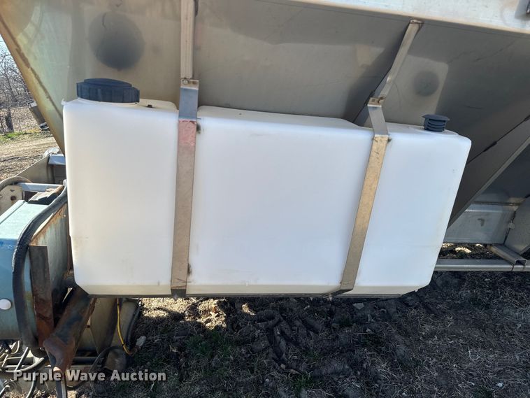 image for item NF9506 Henderson salt spreader