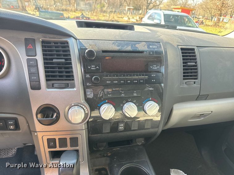 image for item NF9508 2013 Toyota Tundra  Double Cab pickup truck