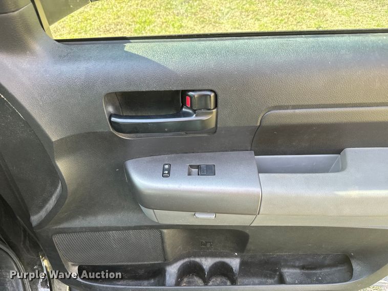 image for item NF9508 2013 Toyota Tundra  Double Cab pickup truck