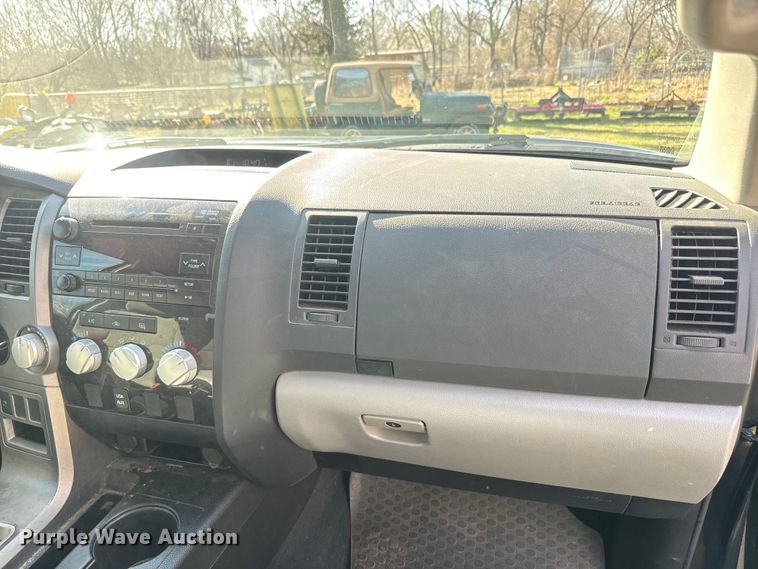 image for item NF9508 2013 Toyota Tundra  Double Cab pickup truck