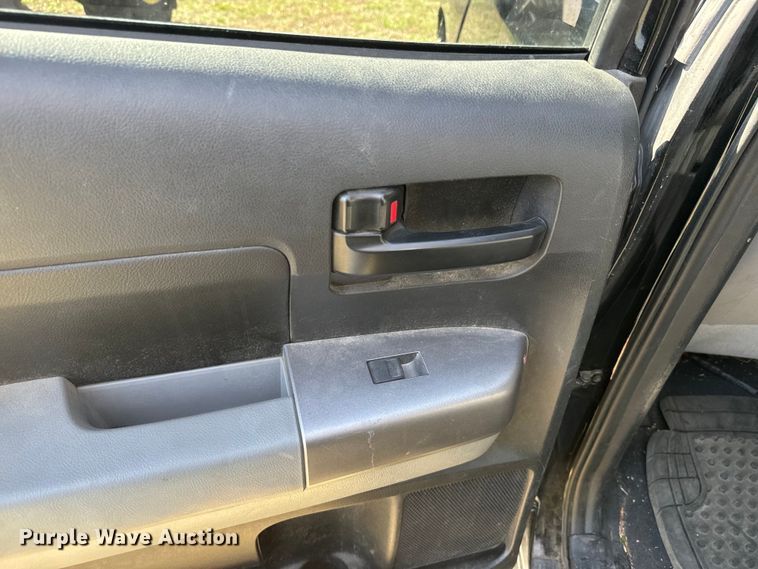 image for item NF9508 2013 Toyota Tundra  Double Cab pickup truck