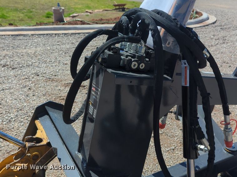 image for item NG9362 2023 Land Honor GM-12-96W skid steer grader