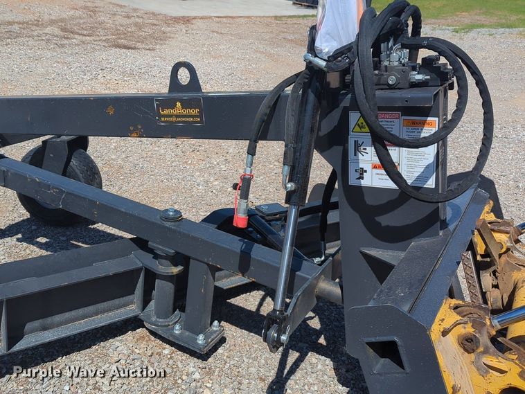 image for item NG9362 2023 Land Honor GM-12-96W skid steer grader