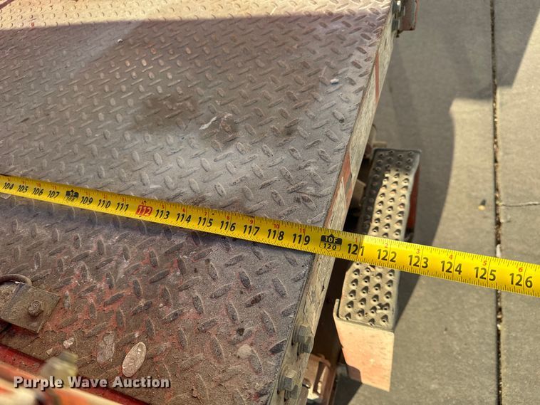 image for item NH9011 1997 SkyJack SJ3220 scissor lift