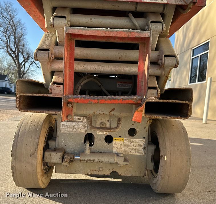 image for item NH9011 1997 SkyJack SJ3220 scissor lift