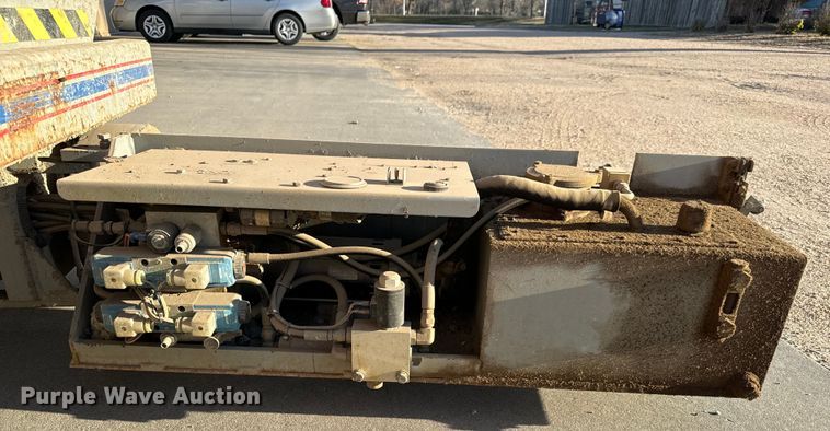 image for item NH9011 1997 SkyJack SJ3220 scissor lift