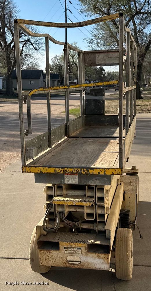 image for item NH9012 Terex TS20 scissor lift