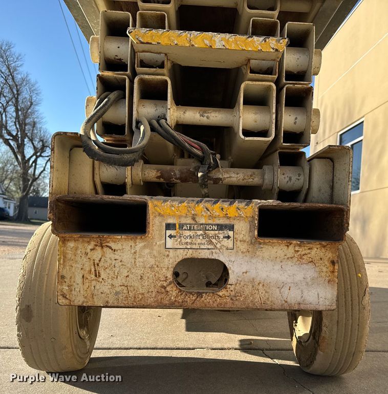 image for item NH9012 Terex TS20 scissor lift