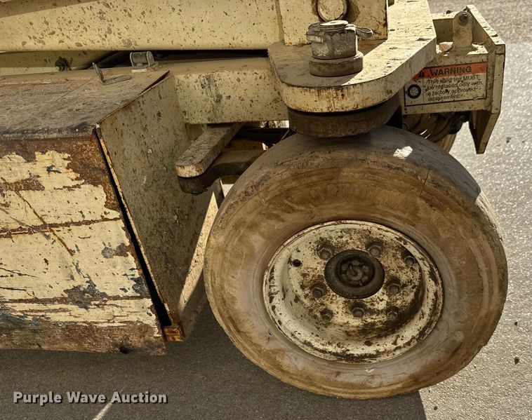 image for item NH9012 Terex TS20 scissor lift