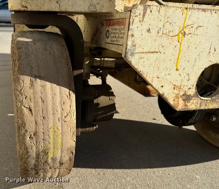 image for item NH9012 Terex TS20 scissor lift